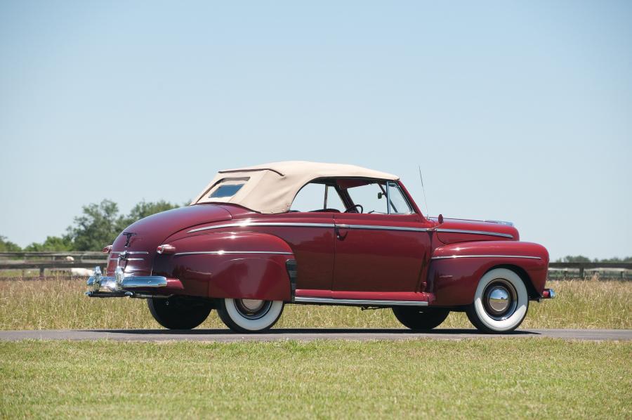  Ford Super DeLuxe Convertible 1946 года  (фото 18 из 18)